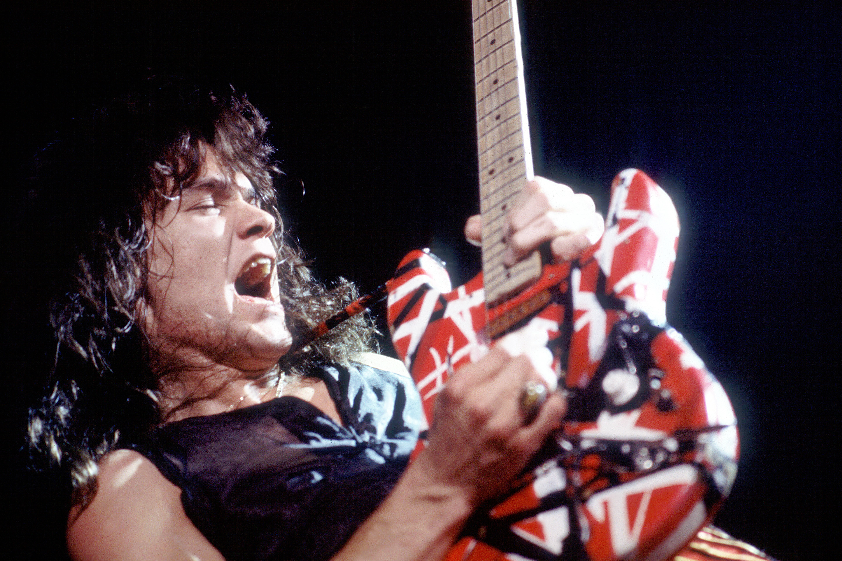 Mengenang Eddie Van Halen, Guitar Hero Keturunan Indonesia