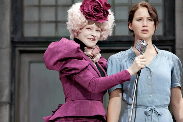 Dictatorship and Rebellion: 5 Ways The Hunger Games Uses Propaganda