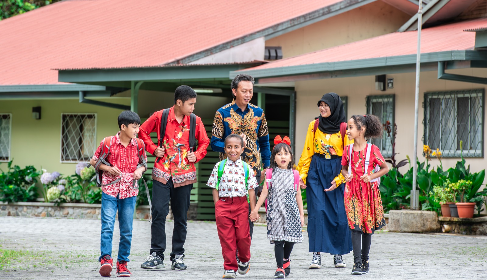 Bayu Widyatmoko, 20 Tahun Mengabdi untuk Pendidikan Anak-anak Papua 