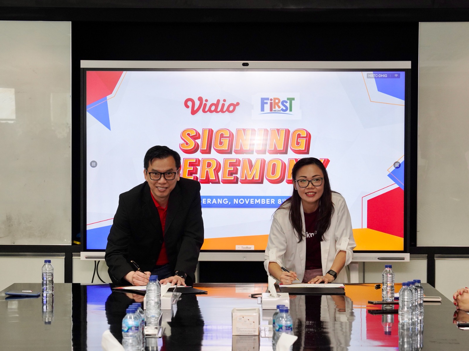 Kerja Sama First Media dan Vidio, Hadirkan Pilihan Tayangan Liga Inggris dan Beragam Original Series