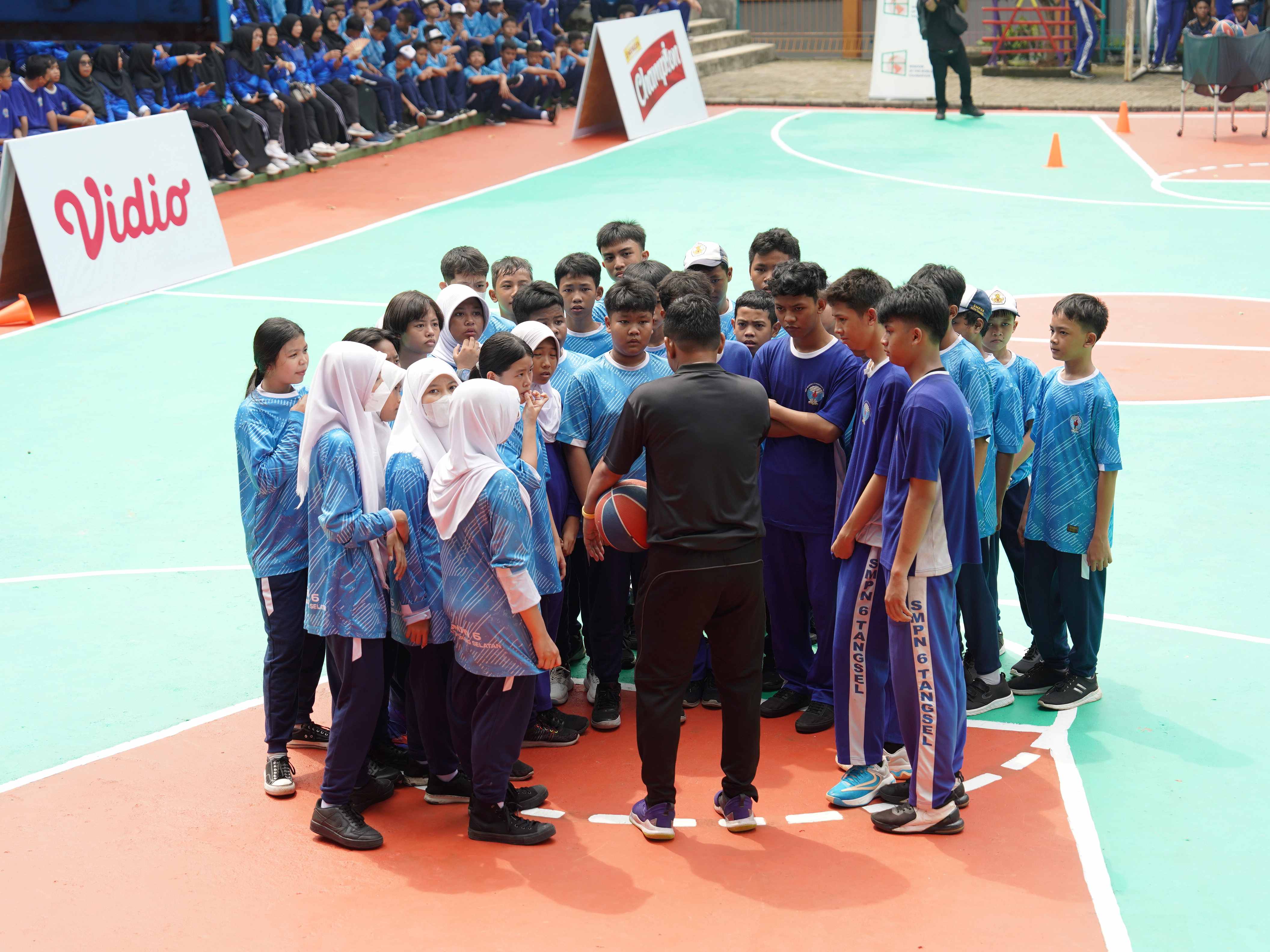 Jr. NBA Indonesia Rayakan 10 Tahun dengan Klinik Basket untuk Siswa-siswi Tangerang